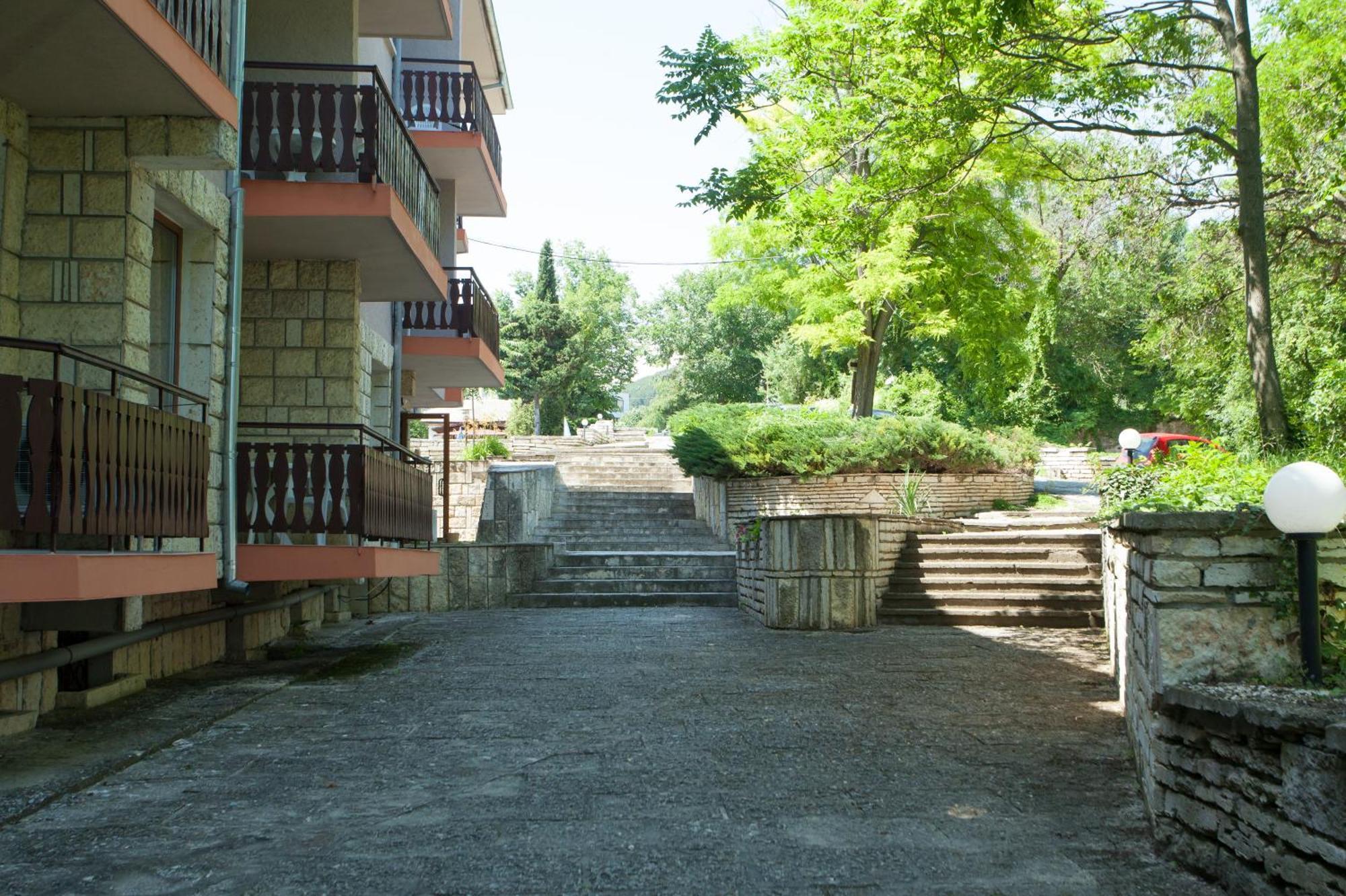 בלצ'יק Bisser Hotel - Free Parking - Free Pool Access מראה חיצוני תמונה