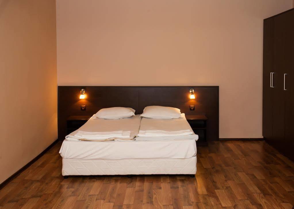 בלצ'יק Bisser Hotel - Free Parking - Free Pool Access מראה חיצוני תמונה